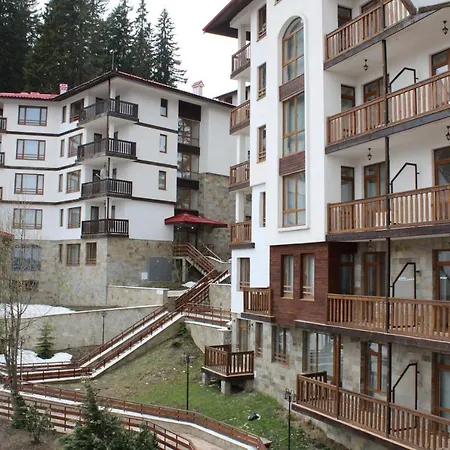 Cedar Hights Apartment Pamporowo